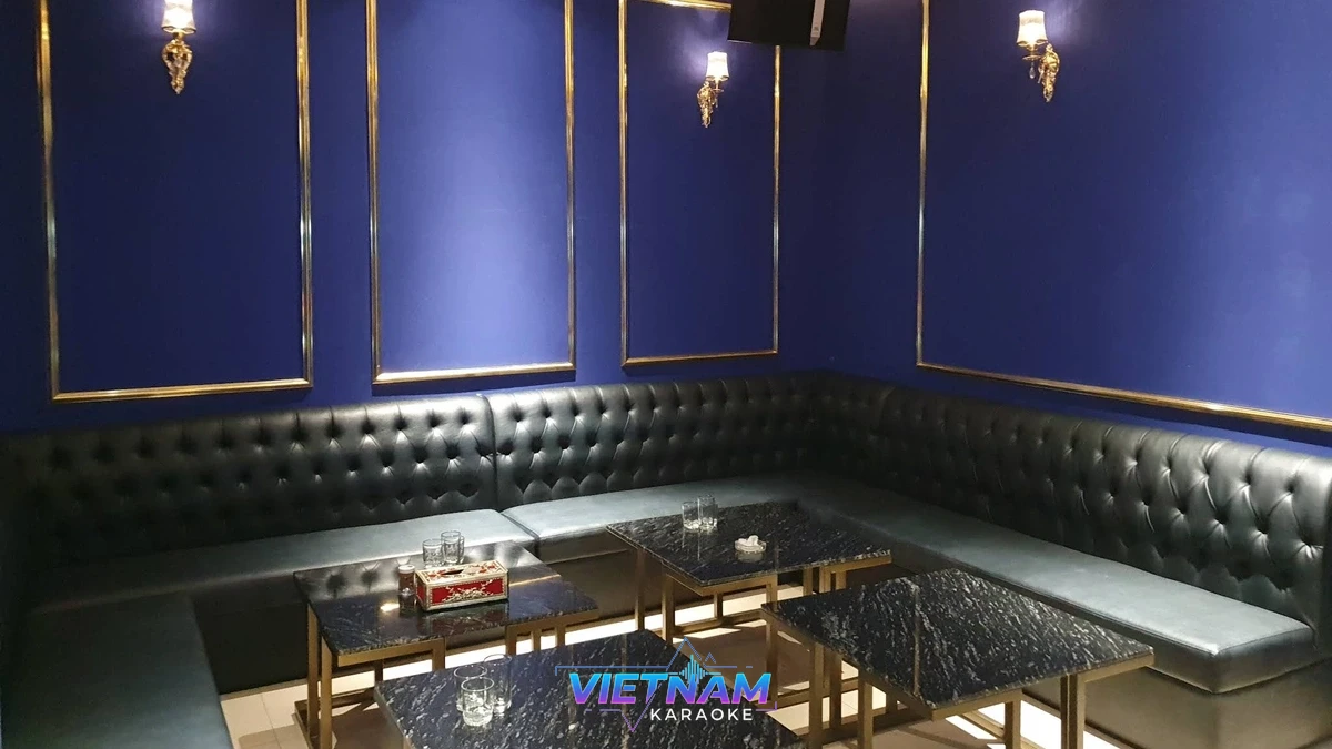 다낭 BMW 가라오케 커버 이미지