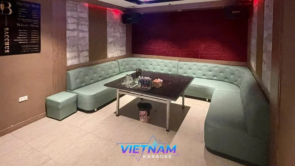 아늑한 분위기의 가라오케 소파 좌석