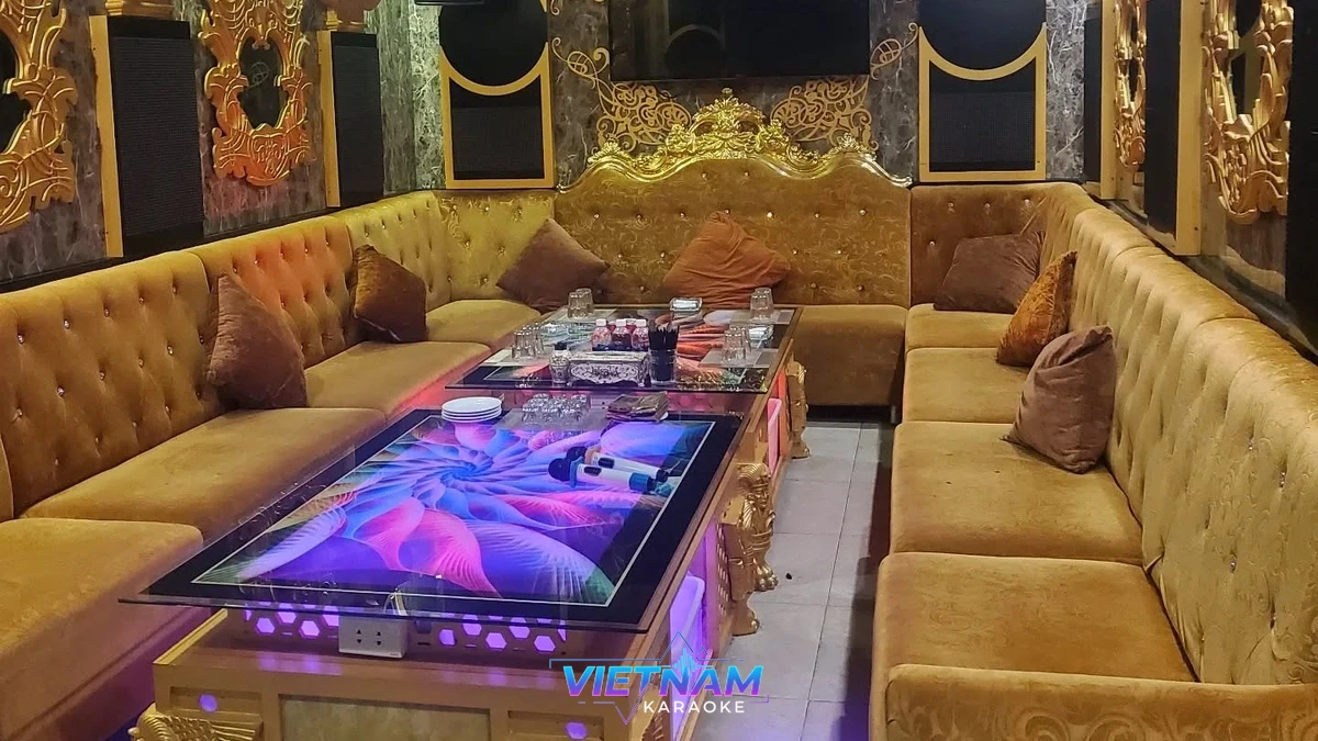 호치민 102 가라오케 커버 이미지