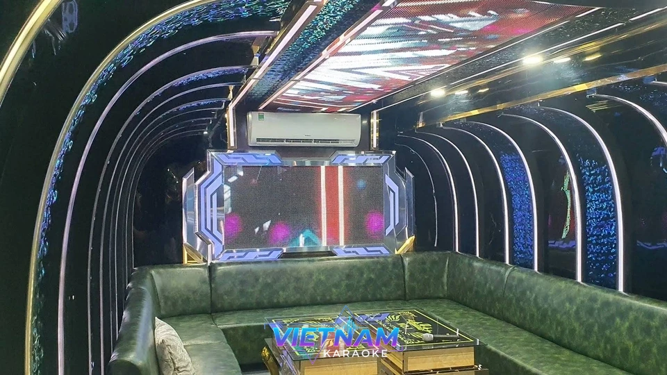 독특한 천장 디자인의 룸