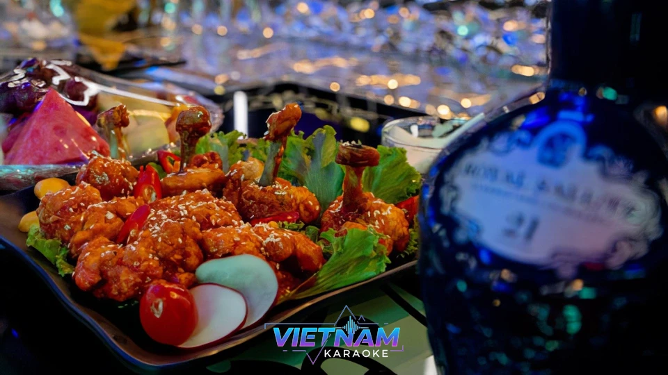 맛있는 튀김 안주와 고급 위스키