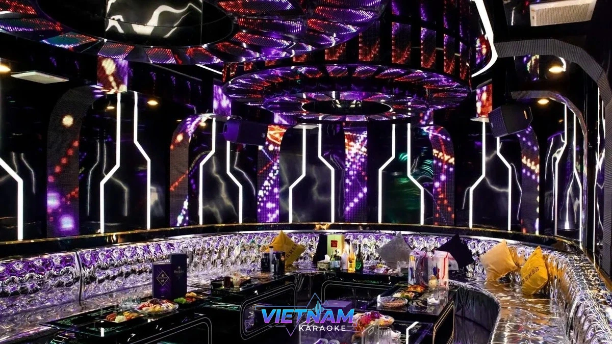 호치민 더 원 가라오케 커버 이미지