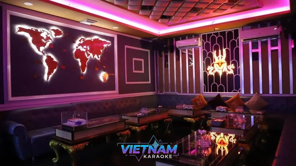 세계지도 장식의 가라오케 룸
