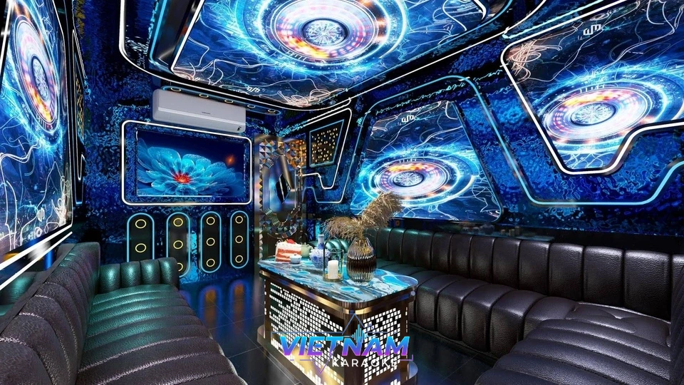 화려한 파란색 조명의 가라오케 룸