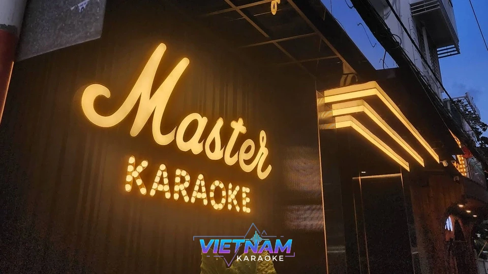 빛나는 마스터 가라오케 간판